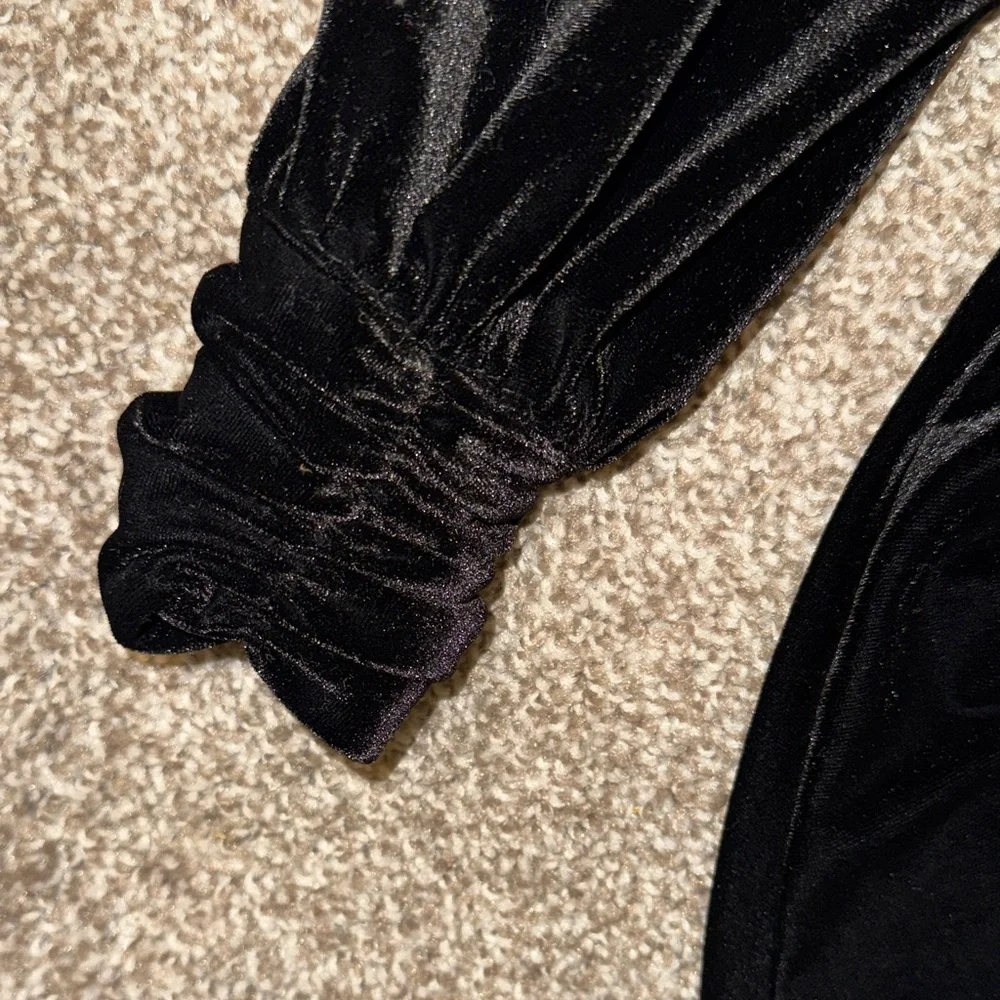 A Loves A Black Velvet Bow Kids Formal Dress Size 4 - Picture 4 of 8